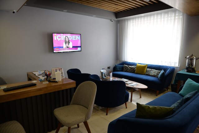 バジリシス ホテル