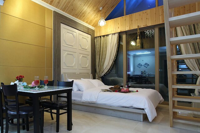 ムーン オン ザ クラウド