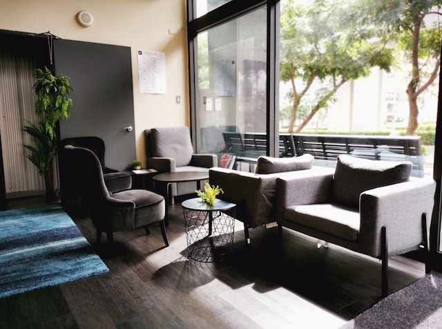 ブルーウォーター ホテル 桃園 (藍水軽旅)