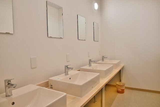 那覇市松尾 個室ホステル美らキャビン