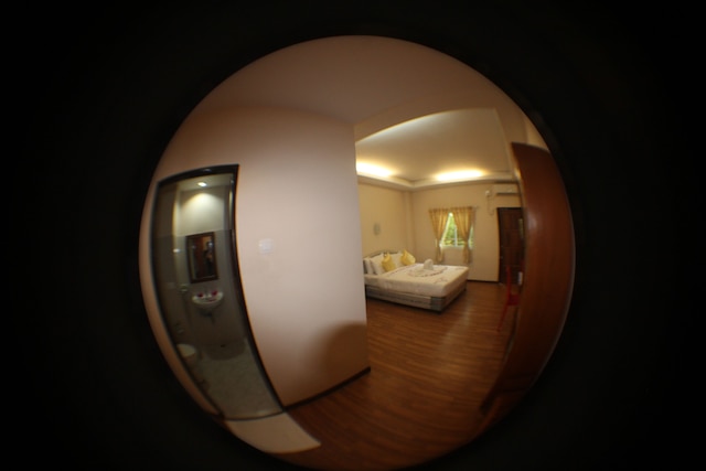 ロウ カ ティット サー ホテル