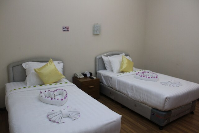 ロウ カ ティット サー ホテル