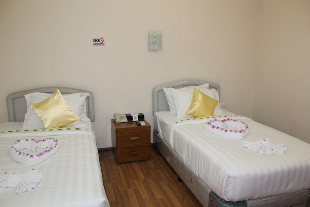 ロウ カ ティット サー ホテル