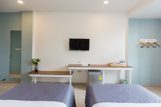 アット ザ トレイン