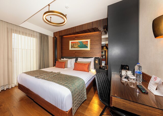 レヴニ プラス ホテル