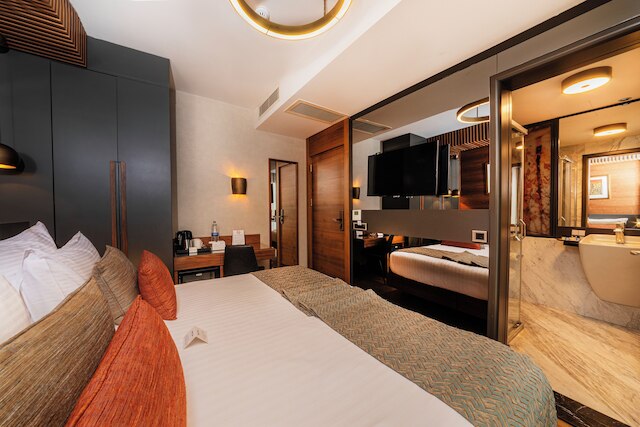 レヴニ プラス ホテル