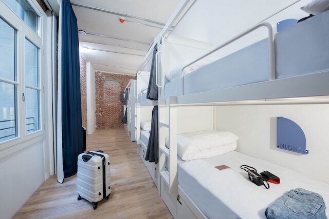 ルーム00 グラン・ビア・ホステル