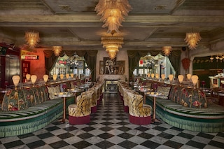 ラファイエット・ホテル&クラブ