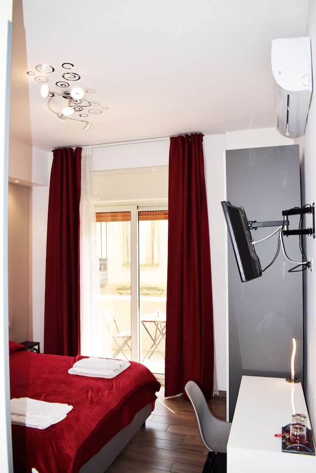 ネアポリス ピエ