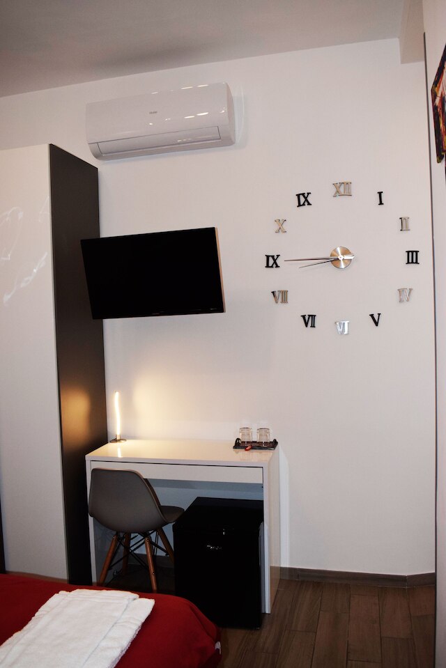 ネアポリス ピエ