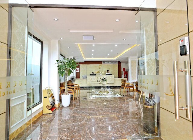 ラックフル ホテル