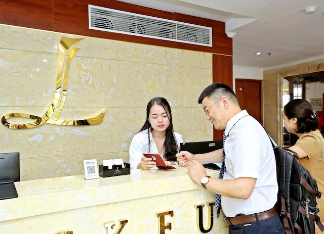 ラックフル ホテル