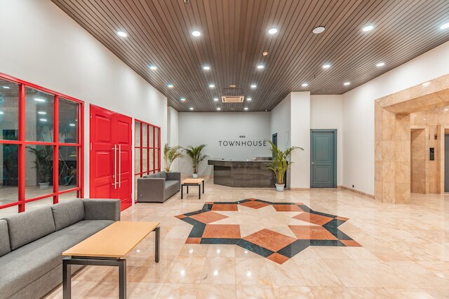 スーパー OYO タウンハウス 2 ホテル グヌン サハリ