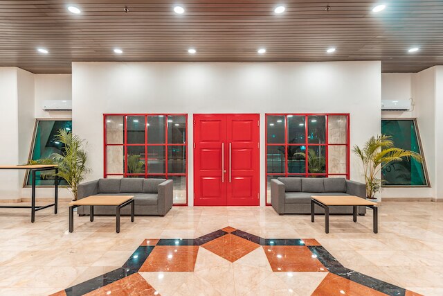 スーパー OYO タウンハウス 2 ホテル グヌン サハリ