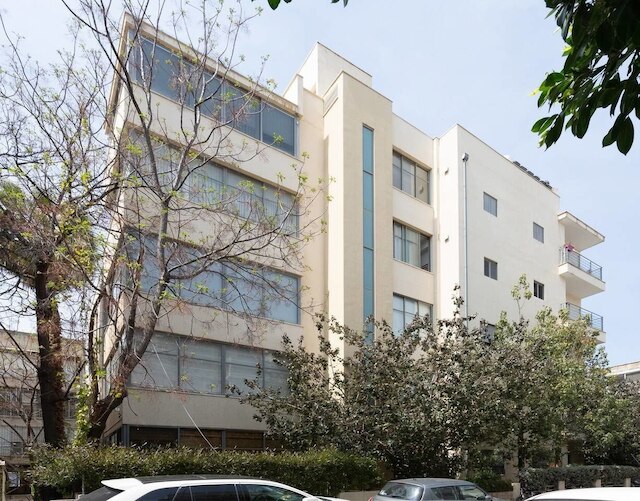 アドーラブル 2 ベッドルーム ニア シェンキン バイ ホーリーゲスト