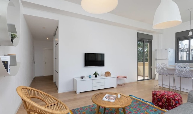 アドーラブル 2 ベッドルーム ニア シェンキン バイ ホーリーゲスト