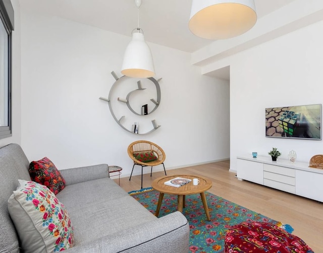 アドーラブル 2 ベッドルーム ニア シェンキン バイ ホーリーゲスト