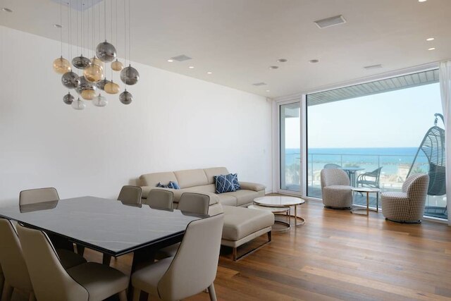 ラグジュアリーな水上のベッドルーム 2 室、ホーリーゲスト