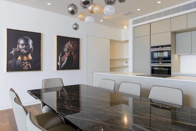 ラグジュアリーな水上のベッドルーム 2 室、ホーリーゲスト