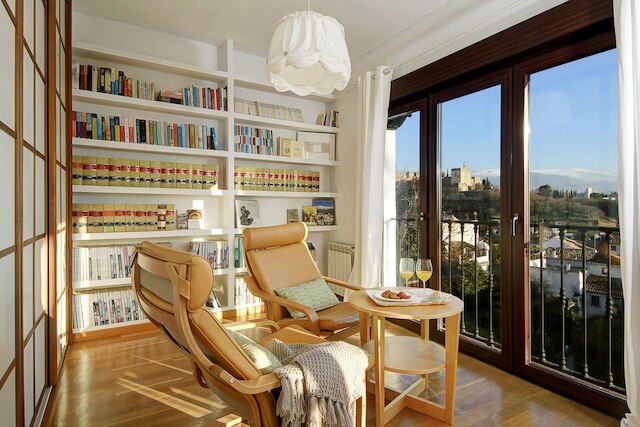 エクスクルーシブ ヴィラ スタニング アルハンブラ ビュー