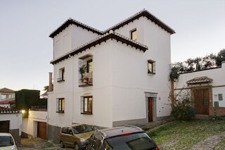 エクスクルーシブ ヴィラ スタニング アルハンブラ ビュー