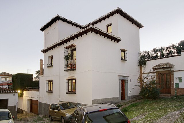 エクスクルーシブ ヴィラ スタニング アルハンブラ ビュー