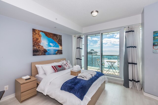 パノラミック レイクビュー イン ラグジュアリー ダウンタウン オアシス