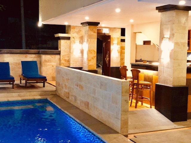 ファミリーテル バリ