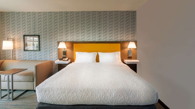 ハンプトン イン リバーサイド ダウンタウン