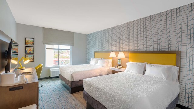 ハンプトン イン リバーサイド ダウンタウン