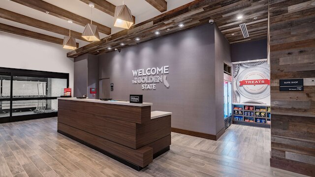 ハンプトン イン リバーサイド ダウンタウン