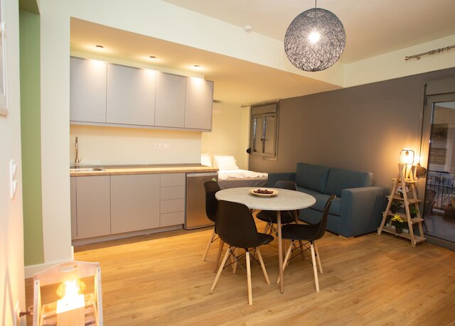 スティル アテネ