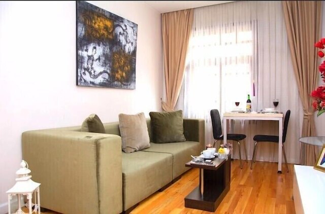 バイソレット アパートメント 1