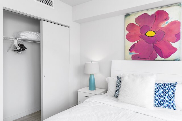 ブルーバード スイーツ ダウンタウン ブリッケル