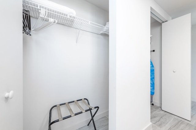 ブルーバード スイーツ ダウンタウン ブリッケル