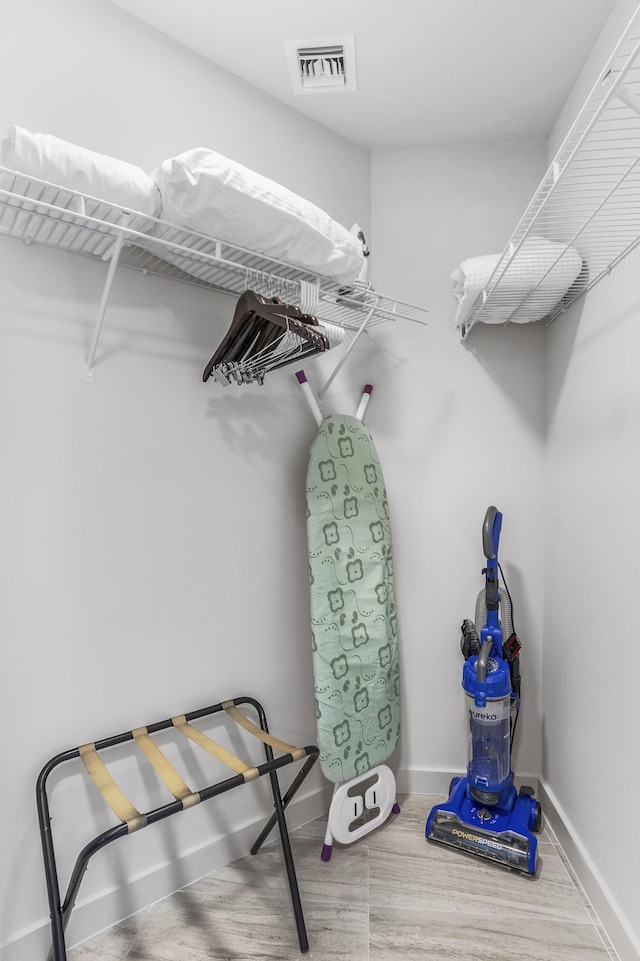 ブルーバード スイーツ ダウンタウン ブリッケル