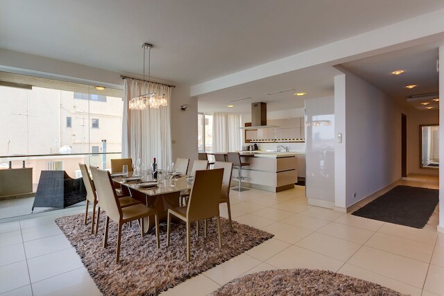 モダンでラグジュアリーなアパートメント、ヴァレッタと港の眺め