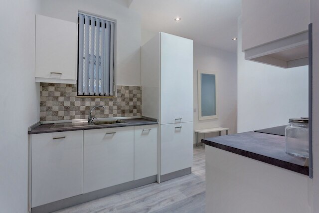 モダン アパートメント ニア ザ プロムナード