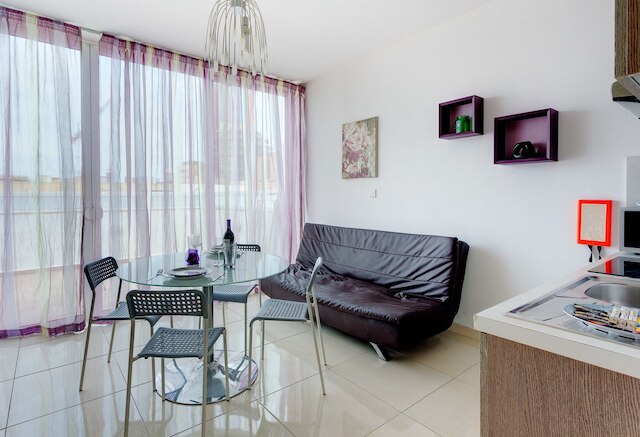 セントジュリアンズの中心部にあるモダンなペントハウス