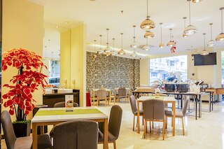 サブリーズ ホテル セナヤン