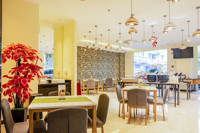 サブリーズ ホテル セナヤン