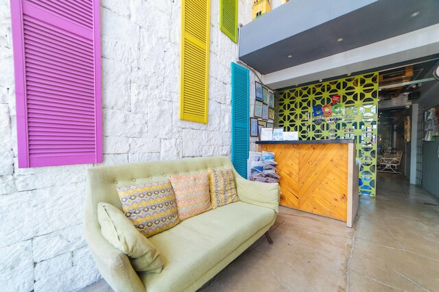 レッドドアーズ プラス アット ダンリグ ストリート マカティ