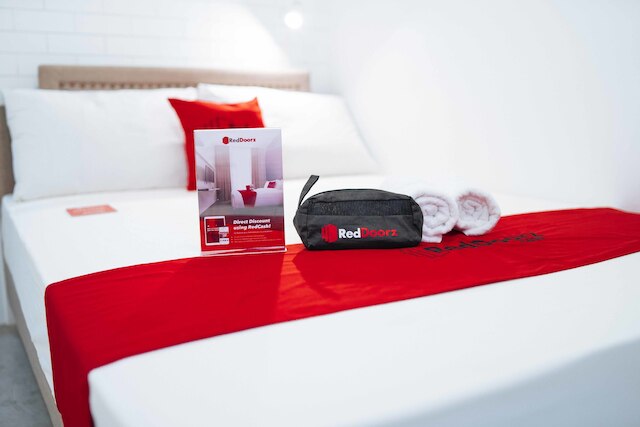 レッドドアーズ プラス アット ダンリグ ストリート マカティ