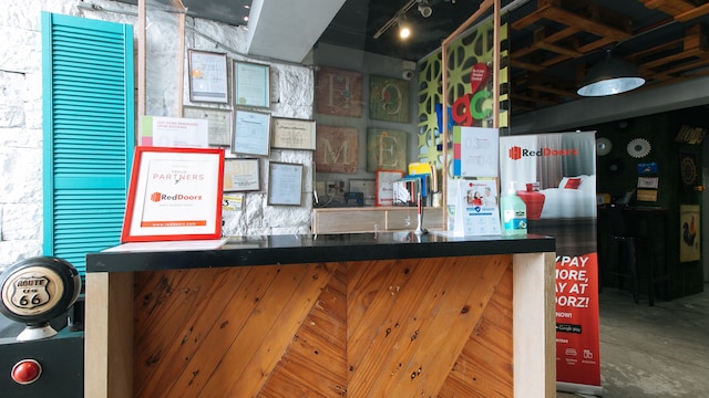 レッドドアーズ プラス アット ダンリグ ストリート マカティ