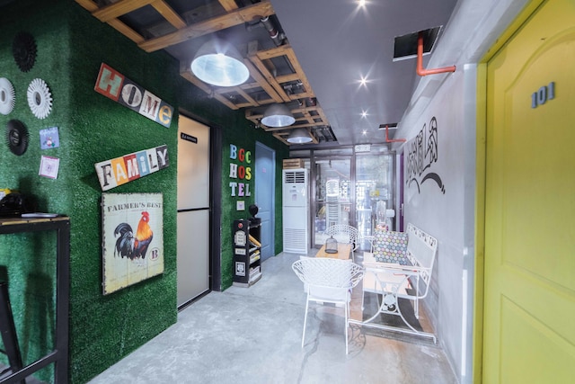 レッドドアーズ プラス アット ダンリグ ストリート マカティ