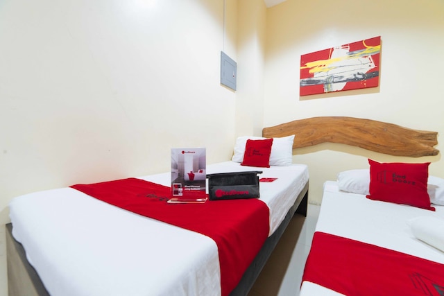 レッドドアーズ ニア ニュー ガバメント センター