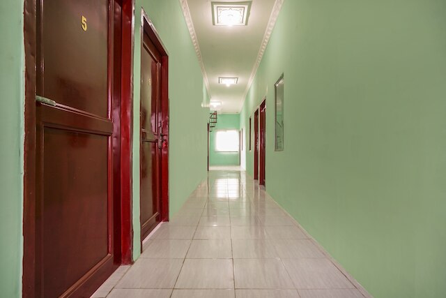 OYO ライフ 570 ペソナ アスリ ホームステイ シャリア