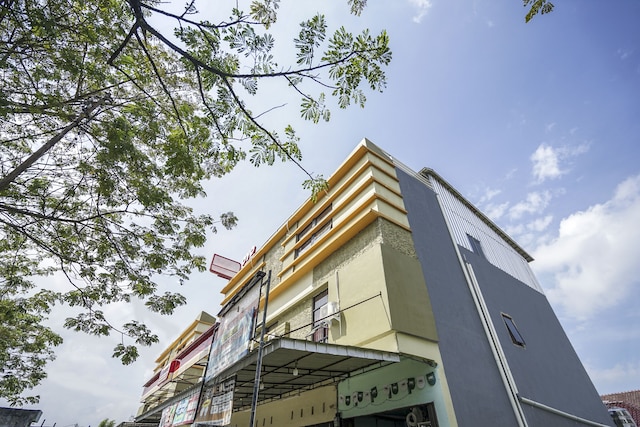 OYO ライフ 570 ペソナ アスリ ホームステイ シャリア