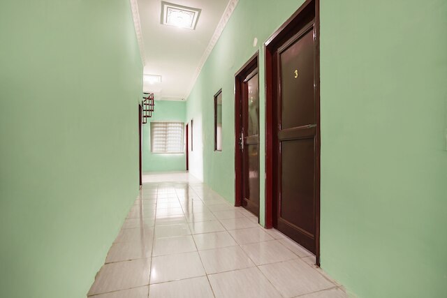 OYO ライフ 570 ペソナ アスリ ホームステイ シャリア