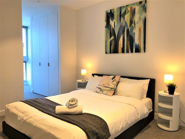 レアディセット アパートメンツ オン ローズ レーン